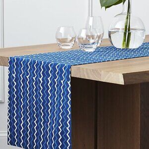 NWT CRATE & BARREL MAKENA 90" INDIGO TABLE RUNNER BLUE GEOMETRIC ZIG ZAG PATTERN